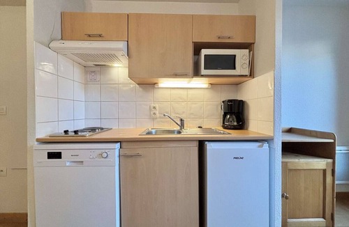 Flumet Apartment | 2-room apartment in Flumet - sleeps 4, pool, pets allowed