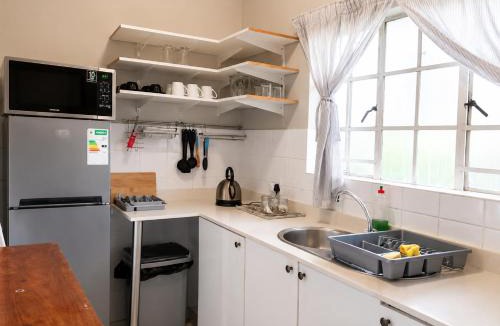 Linden Apartment | 2# Tranquility Cottage, Power inverter, fast WiFi Linden