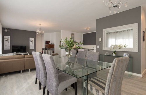 Century City Apartment | 200sqm Top Floor apartment, 3 bedrooms 3 bathroom apartment in Cape Town
