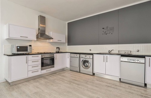 Century City Apartment | 200sqm Top Floor apartment, 3 bedrooms 3 bathroom apartment in Cape Town