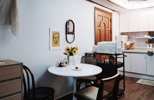 Cheongdam Apartment | 201 Cheongdam, Traditional Korean house