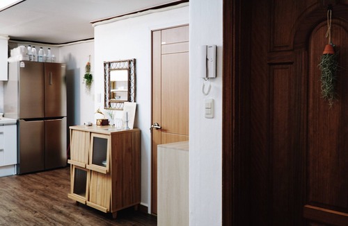 Cheongdam Apartment | 201 Cheongdam, Traditional Korean house