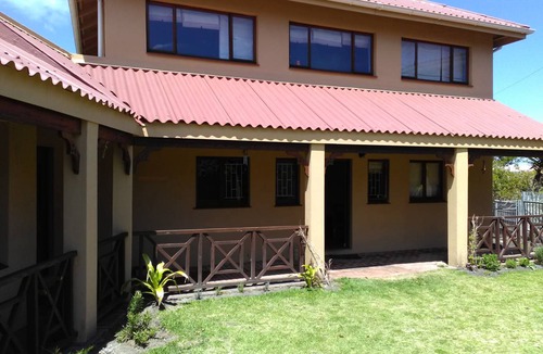 Kleinmond House | 205 m² House ∙ 3 bedrooms ∙ 6 guests