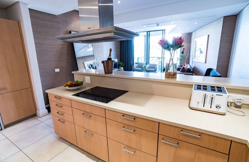 Victoria and Alfred Waterfront Apartment | 205 Pembroke
