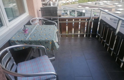 Davos-Platz Apartment | 2½-Zimmerwohnung by Interhome