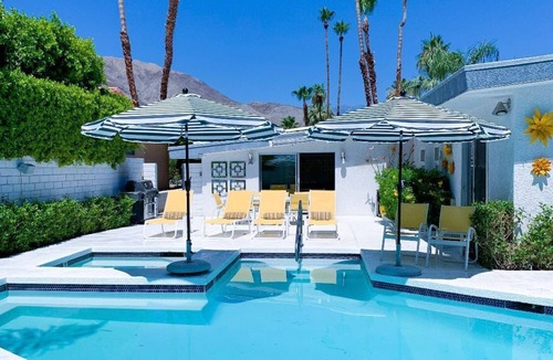 Palm Desert House | 21 PALMS off of El Paseo