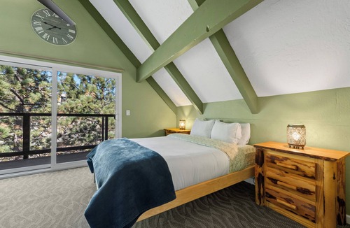 Tahoe Village House | 2100sq ft Tahoe home - Lake, Hiking, BBQ, Beach