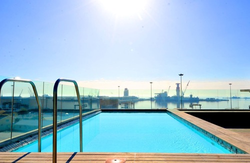Victoria and Alfred Waterfront Apartment | 214 Harbor Bridge Apartment