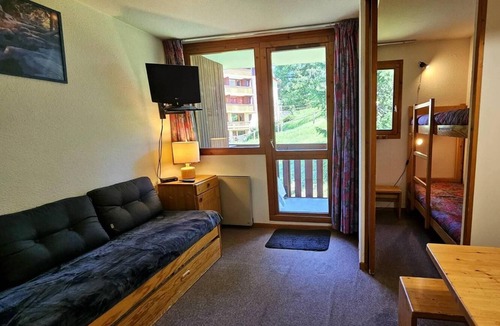 Vallandry Apartment | 230m from resort center, floor -2, balcony, tv, ski locker, 20m², Peisey-Vallandry