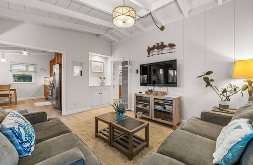 Pierpont Bay House | 25% Off Aug 9-11! Walk To Beach, Great Location*