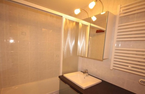 Les Saisies Apartment | 250m from ski slopes, 3rd floor, view street, balcony, tv, ski locker, 50m², Les Saisies