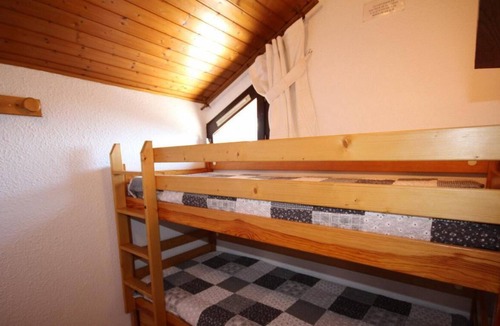 Les Saisies Apartment | 250m from ski slopes, 3rd floor, view street, balcony, tv, ski locker, 50m², Les Saisies