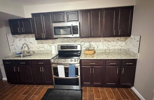 Upper Marlboro House | 2bedroom basement Modern 2BR 2BA Near DC Modern 2BR Private Entry