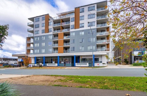 Gungahlin Apartment | 2BR Apt in the heart of the Gungahlin Town Centre!