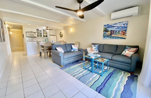 Nazareth Condo | 2br on Cowpet Beach w/Huge pool & 2 restaurants!