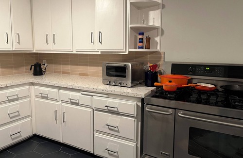 University Heights House | 3 BD CANYON COTTAGE, KEY LOCATION, BLOCKS FROM PRIDE PARADE