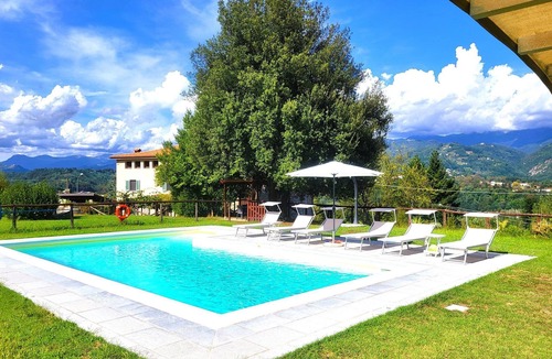Gallicano Villa | 3 bed 2 bath house, private pool, wonderful gardens, walk restaurant, WIFI