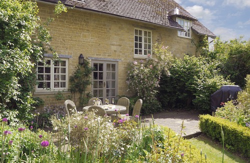 Chipping Norton Cottage | 3 bedroom accommodation in Bruern, near Chipping Norton