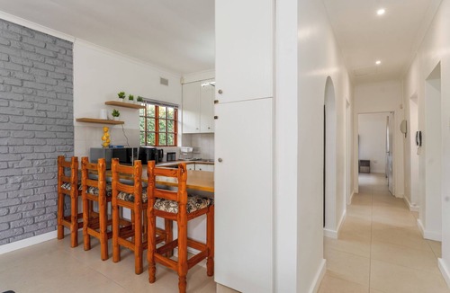 Constantia House | 3 Bedroom Family Home, Pool & Garden. Upper Constantia, Cape Town
