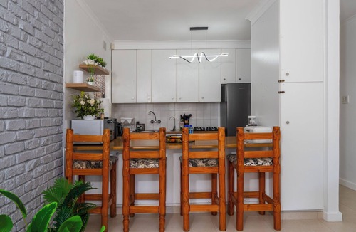 Constantia House | 3 Bedroom Family Home, Pool & Garden. Upper Constantia, Cape Town