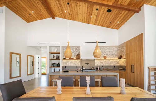 Agoura Hills House | 3-bedroom Mountain-View Farmhouse Ranch Retreat in the Santa Monica Mountains