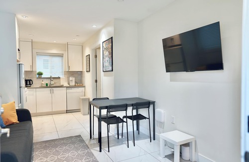 Knight House | 3-Bedroom Single House/1 Free Parking/Good Location in Vancouver