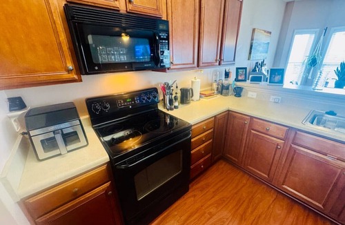 Deep River House | 3 Bedroom Town House Perfect for Furniture Market or High Point University