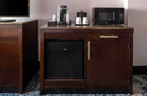 Bethesda Hotel | 3 Fun Bethesda Rooms Pet Friendly By Metro Near NIH And DC Sites