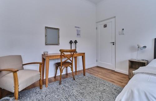 Klerksdorp House | 3 Kiaat Suites