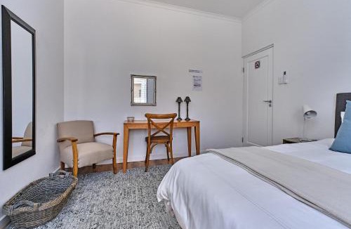 Klerksdorp House | 3 Kiaat Suites