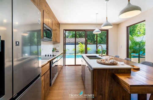 Potrero Ski Chalet | 3 King Suites | Pool, Outdoor Oasis | Casa Coralis
