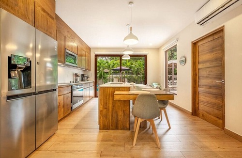 Potrero Ski Chalet | 3 King Suites | Pool, Outdoor Oasis | Casa Coralis