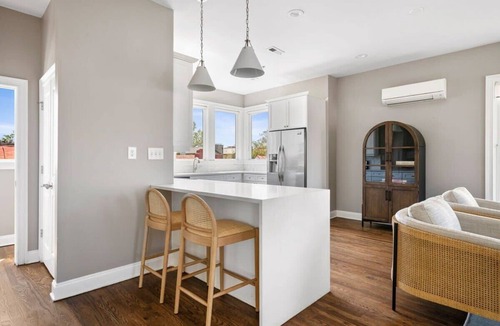 Cannonborough Elliotborough Villa | 3 Luxury Houses w/Patios | 1 Block from King St