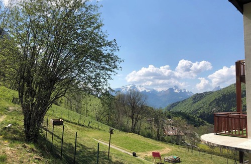 Montmin Apartment | 3-room apartment with mountain views, between the lake and hiking trails - Talloires