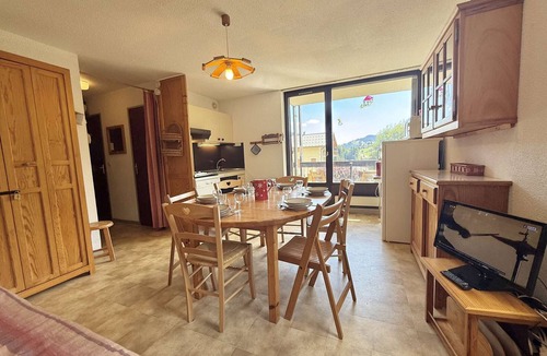 Flumet Apartment | 3-room apartment in Flumet - Parking - 6 people