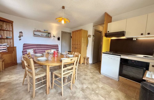 Flumet Apartment | 3-room apartment in Flumet - Parking - 6 people