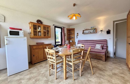 Flumet Apartment | 3-room apartment in Flumet - Parking - 6 people