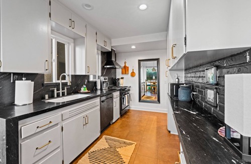 Silver Strand House | 30+ Night Stay W/Hot Tub & Ocean Views