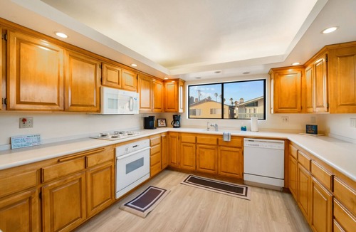 Silver Strand House | 30+ Stay! 1 Home To Sand, Great Views W/Hot Tub