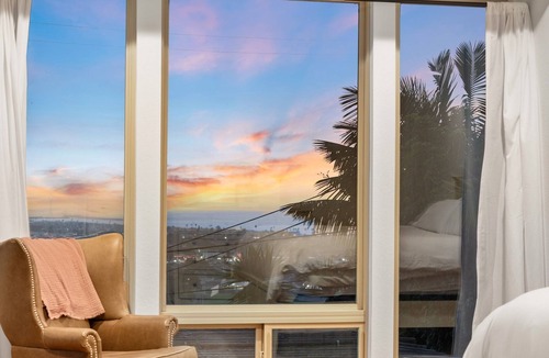 Ventura House | 30+ Stay! Family Getaway Great Location, Mins2Sand
