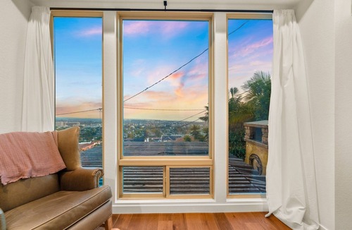 Ventura House | 30+ Stay! Family Getaway Great Location, Mins2Sand