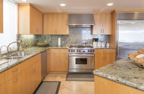 Hollywood House | 3302O - Modern Marvel: 4 BR, 3 BA House in Oxnard, Sleeps 8