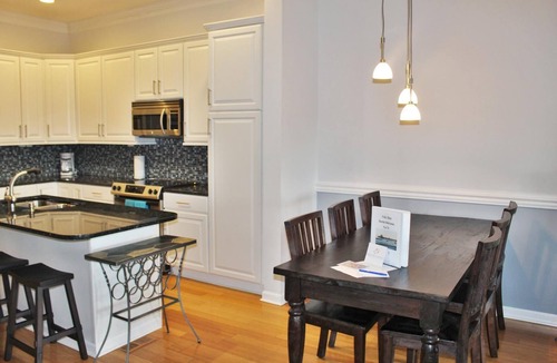 Waters Edge Condo | 3Br/3ba Townhouse with Garage and Pool access~ Folly Hill