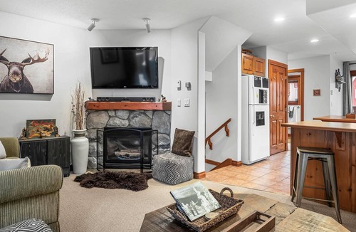 Sun Peaks Ski Chalet | 3BR Ski InOut HotTub In Village