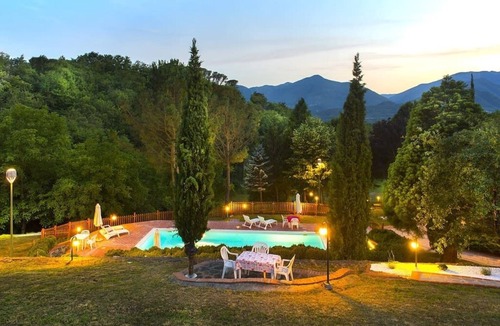 Pontremoli House | 4 bed apartment with pool