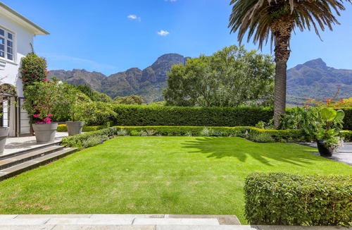 Bishopscourt House | 4 Bedroom Family Home in Bishopscourt