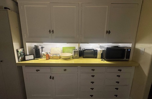 Oak Park House | 4-bedroom house in mid-town Santa Barbara with fitness equipment, AC