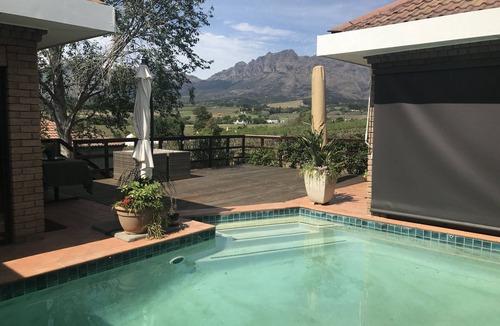 Wellington House | 4 beds 3 baths with pool,the heart of the Cape Winelands 4 bedrooms 3 bathroom