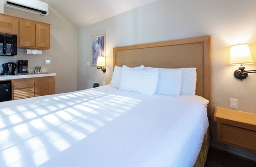 Napa Hotel | 4 Units | Pool & Free Parking | Near Downtown Napa