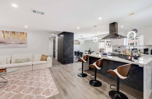 Thousand Oaks House | 4BR Escape - Mtn Views, Private BBQ